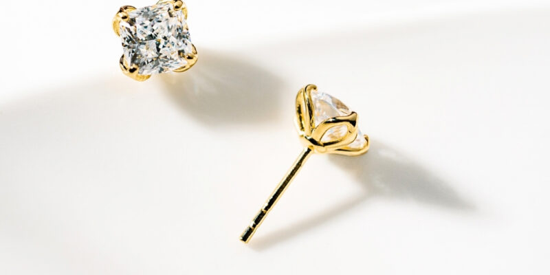 Anting Stud 1200 x 675 px